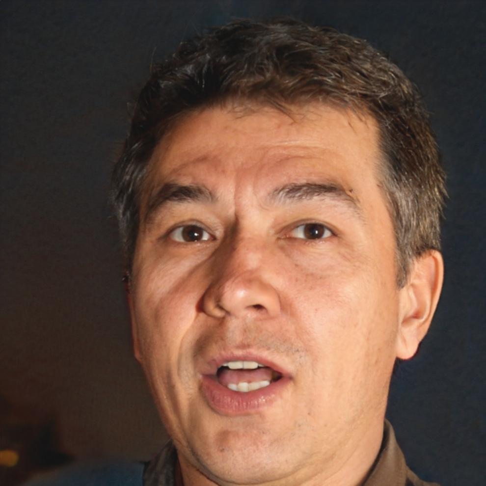 Retrato profesional de Andrés Villareal